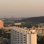 Skyscraper Riverview With Indoor Pool Appartement Lissabon