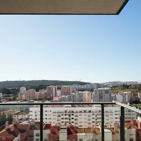 Skyscraper Riverview With Indoor Pool Apartment Lisbon