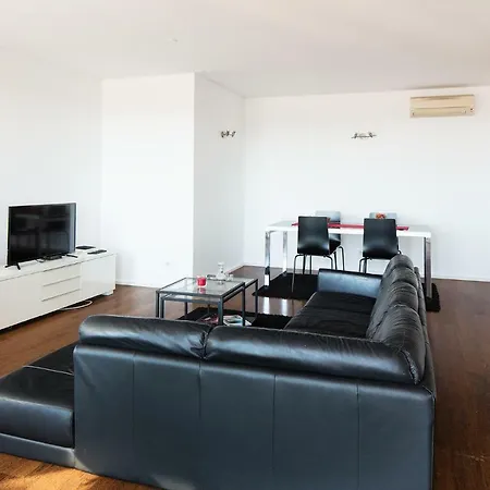 Skyscraper Riverview With Indoor Pool شقة *