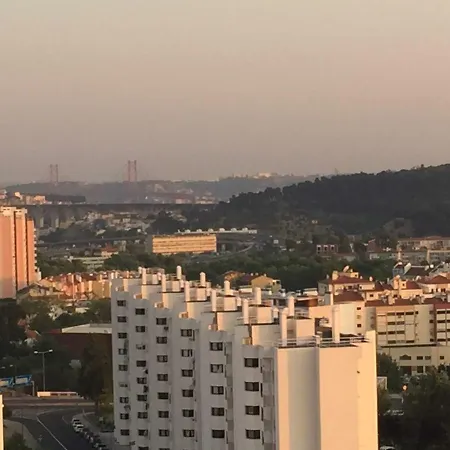 Skyscraper Riverview With Indoor Pool Apartment Lisbon