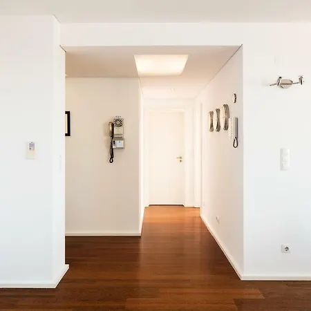 Skyscraper Riverview With Indoor Pool